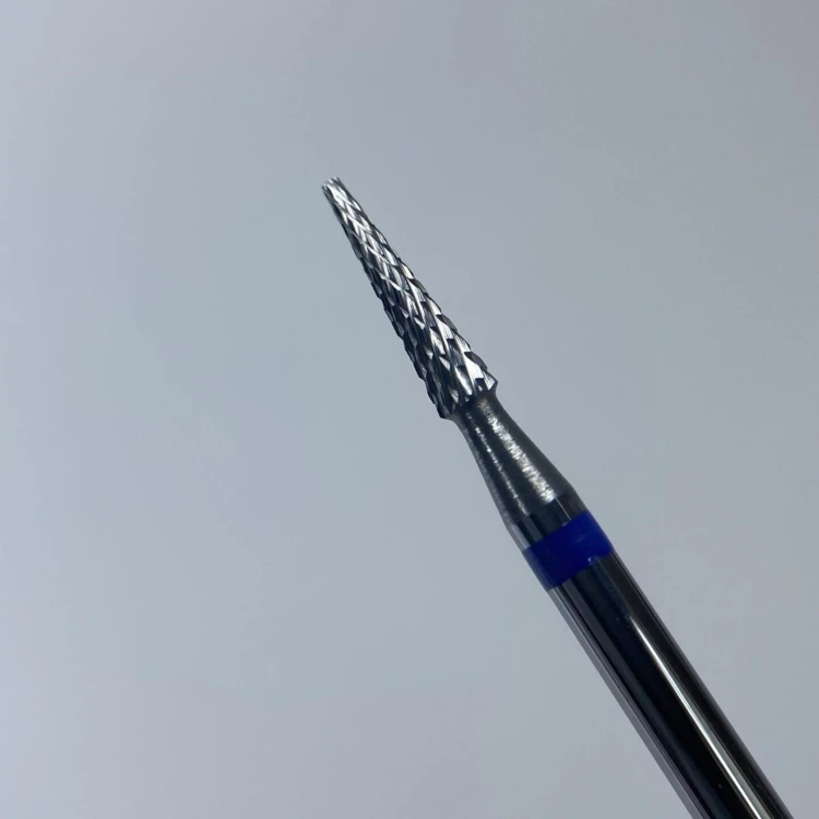 7887